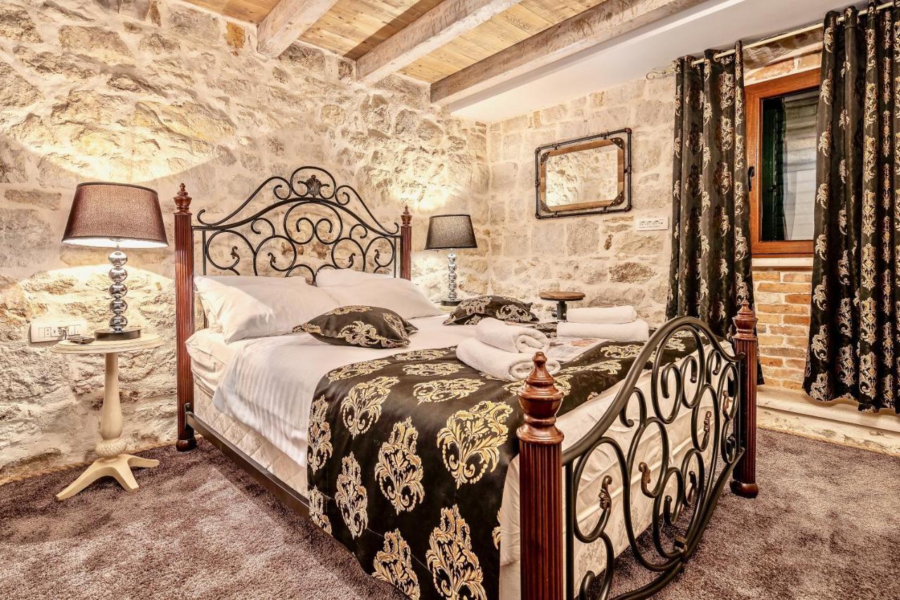 Historic Plaza Varos Split (Adults Only) Экстерьер фото