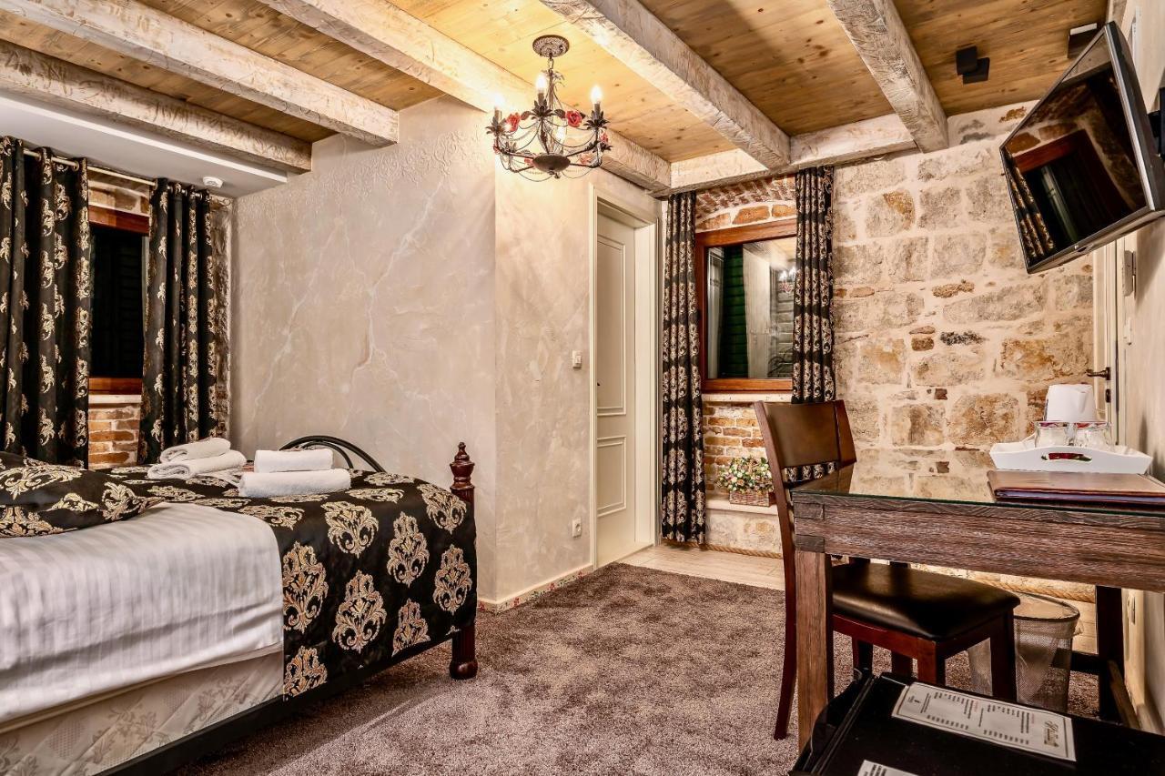 Historic Plaza Varos Split (Adults Only) Экстерьер фото