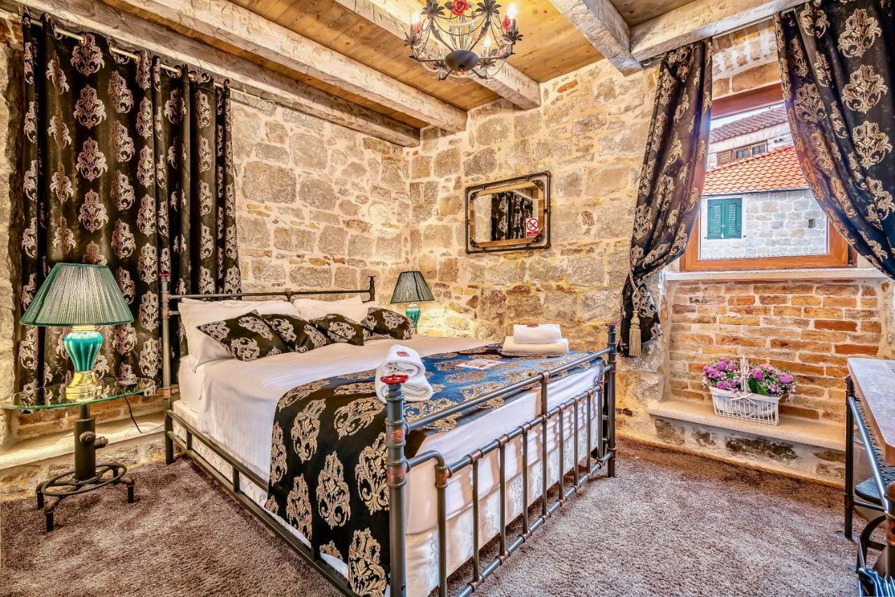 Historic Plaza Varos Split (Adults Only) Экстерьер фото