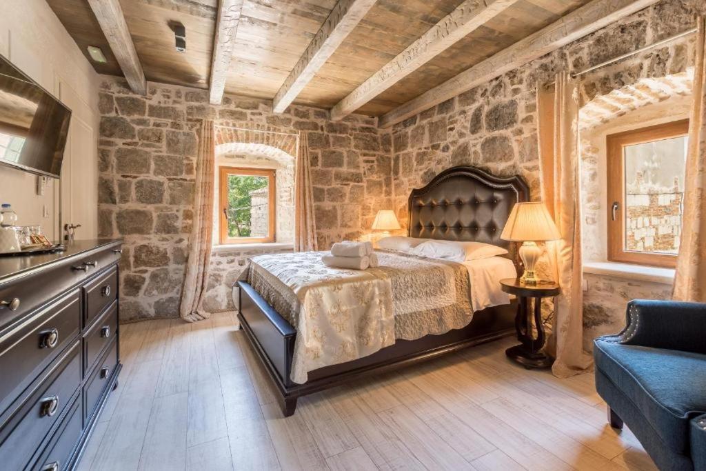Historic Plaza Varos Split (Adults Only) Экстерьер фото