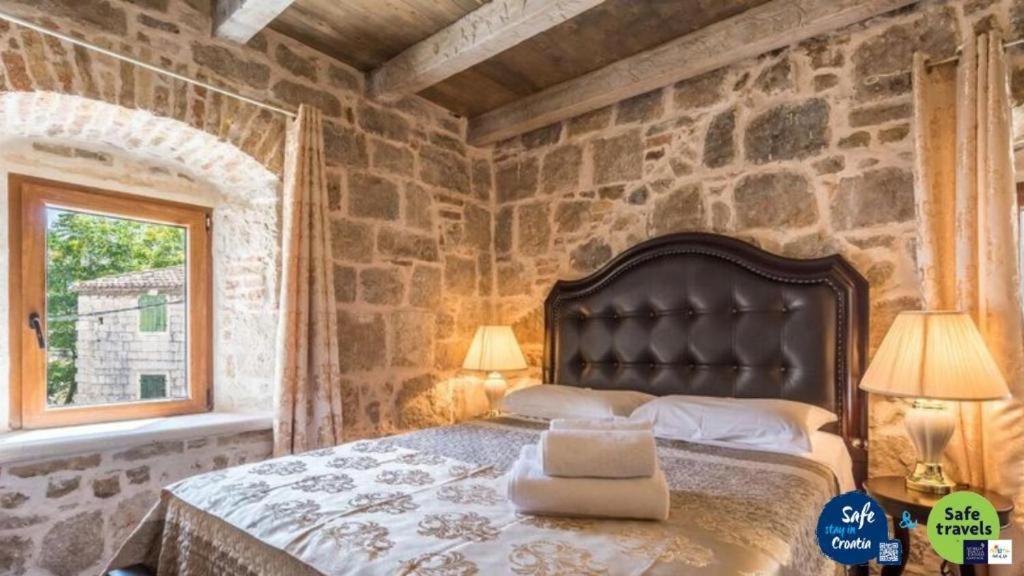 Historic Plaza Varos Split (Adults Only) Экстерьер фото