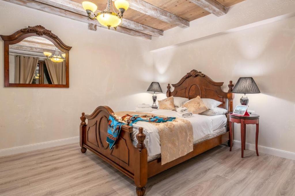 Historic Plaza Varos Split (Adults Only) Экстерьер фото